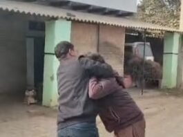 वाहन खड़ा करने को लेकर दो दुकानदारों में मारपीट, एक घायल