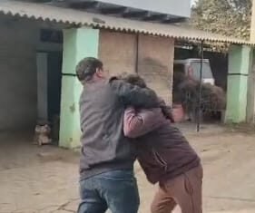 वाहन खड़ा करने को लेकर दो दुकानदारों में मारपीट, एक घायल