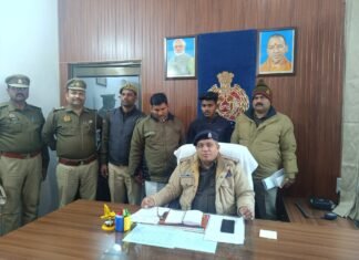 मीरजापुर में गांजा तस्करी का खुलासा, 28 किलो गांजा व कार समेत दो तस्कर गिरफ्तार