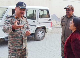 कर्नल राकेश उपाध्याय का सेठ द्वारका प्रसाद बजाज स्कूल में प्रेरणादायक दौरा