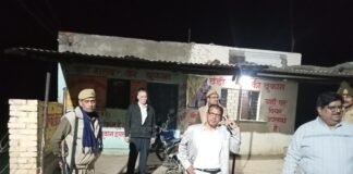 ओवररेटिंग की शिकायत पर शराब की दुकान पर छापेमारी, FIR के निर्देश