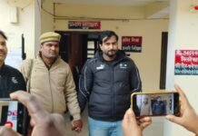 धर्मांतरण के मामले में वांछित मुख्य आरोपी इमरान को लेकर मिर्जापुर पुलिस जनपद पहुंच गई
