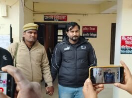 धर्मांतरण के मामले में वांछित मुख्य आरोपी इमरान को लेकर मिर्जापुर पुलिस जनपद पहुंच गई