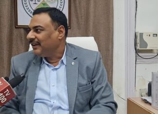 मिर्जापुर में पेट्रोल डीजल गैस की कोई कमी नहीं -डीएम मिर्जापुर