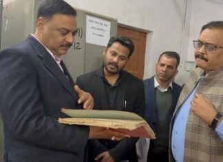 नायब तहसीलदार को प्रतिकूल प्रविष्टि के निर्देश