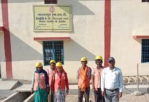 नारायणपुर स्टेशन पर मजदूरों का भुगतान अटका, भुखमरी की स्थिति