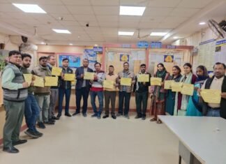 राष्ट्रीय औद्योगिक हड़ताल के समर्थन में इंडियन बैंक कर्मचारियों का विरोध प्रदर्शन