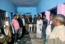 लखनऊ विधानसभा घेराव को जा रहे कांग्रेस जिला अध्यक्ष व कार्यकर्ता जमालपुर में नजरबंद