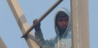 मिर्जापुर,टावर पर चढ़ा युवक, पत्नी की मांग को लेकर हंगामा