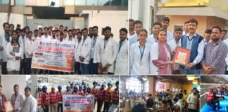 औद्योगिक इकाइयों के भ्रमण से लाभान्वित हुए एपेक्स फार्मेसी के छात्र