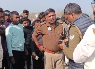 भटेवरा में बोलेरो पिकअप की टक्कर से बाइक सवार की मौत, चार घायल