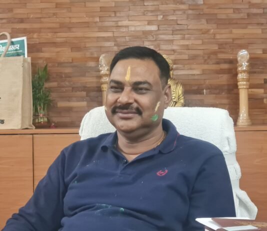 मंडलायुक्त व जिलाधिकारी ने दी होली की शुभकामनाएं, शांतिपूर्ण आयोजन पर प्रशासन की पैनी नजर