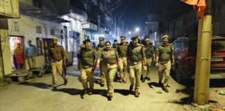 मीरजापुर में जुआ, अवैध शराब और चोरी पर पुलिस की बड़ी कार्रवाई, 10 गिरफ्तार