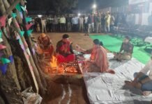 अपर्णा रजत कौशिक ने पुलिस लाइन में विधि-विधान से किया होलिका दहन