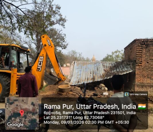 डीएम के निर्देश पर पड़ेरी में अवैध कब्जों पर चला बुलडोजर, सात दिन तक चलेगा अभियान