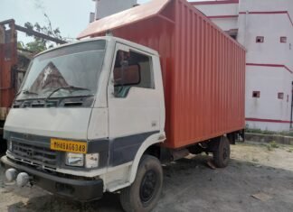 ट्रक में लदी 2212 बोतल अवैध अंग्रेजी शराब बरामद