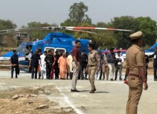 मिर्जापुर पहुंचे योगी आदित्यनाथ