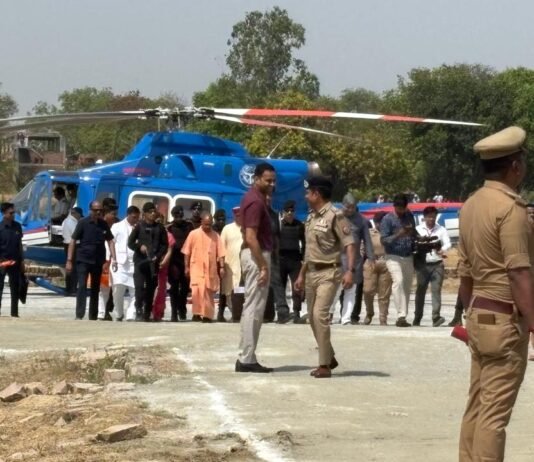 मिर्जापुर पहुंचे योगी आदित्यनाथ