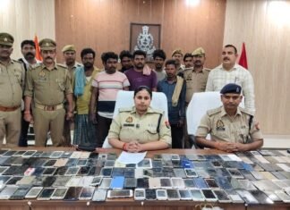 मीरजापुर में अंतर्राज्यीय साइबर फ्रॉड गैंग का भंडाफोड़, 8 गिरफ्तार