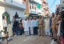 ईद-उल-फितर पर डीएम-एसपी ने किया भ्रमण, शांति व सौहार्द का दिया संदेश