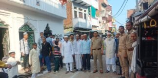 ईद-उल-फितर पर डीएम-एसपी ने किया भ्रमण, शांति व सौहार्द का दिया संदेश