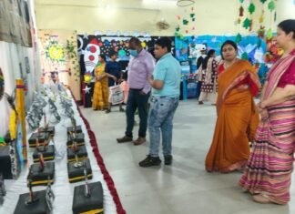 विद्यालय में कला एवं शिल्प प्रदर्शनी का सफल आयोजन