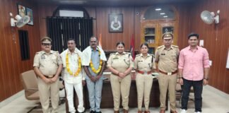 मीरजापुर में तीन पुलिसकर्मियों को दी गई भावभीनी विदाई