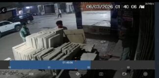 डंकीगंज में देर रात बदमाशों का हंगामा, सीसीटीवी में कैद हुई पूरी घटना