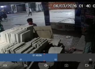 डंकीगंज में देर रात बदमाशों का हंगामा, सीसीटीवी में कैद हुई पूरी घटना