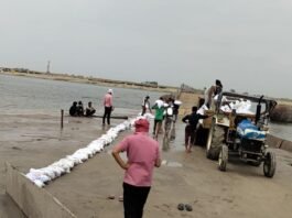 आंधी और गंगा के बढ़ते जलस्तर से नेवड़िया घाट का पांटून पुल क्षतिग्रस्त, दो दिन रहेगा बंद