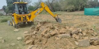 अवैध प्लाटिंग पर चला बुलडोजर, 3 बीघा क्षेत्र में ध्वस्तीकरण की बड़ी कार्रवाई