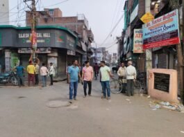 मिर्जापुर में मॉर्निंग रेड में बिजली चोरों पर शिकंजा, कई जगह पकड़ी गई अनियमितता