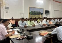 मिर्जापुर के स्कूलों के लिए डीएम का निर्देश पूरे सत्र की फीस एक साथ लेने पर रोक