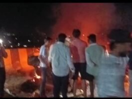 मिर्जापुर: ड्रमंडगंज घाटी में भीषण सड़क हादसा, कार में लगी आग; कई लोगों की मौत की आशंका