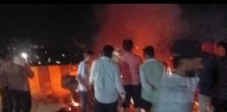 मिर्जापुर: ड्रमंडगंज घाटी में भीषण सड़क हादसा, कार में लगी आग; कई लोगों की मौत की आशंका