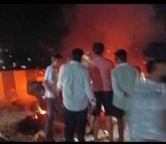 मिर्जापुर: ड्रमंडगंज घाटी में भीषण सड़क हादसा, कार में लगी आग; कई लोगों की मौत की आशंका