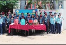 भीषण गर्मी में स्काउट-गाइड छात्रों ने पेश की मिसाल, जरूरतमंदों को बांटे ठंडे पेय