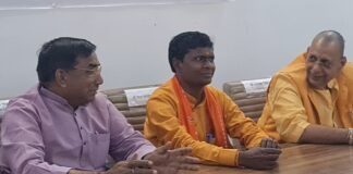 सवालों में घिरी सड़कों की बदहाली, प्रेस वार्ता में घुमावदार जवाब