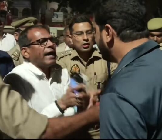 टोल प्लाजा हटाने की मांग पर धरने में सपा नेता की एंट्री, एसडीएम सदर से तीखी नोकझोंक