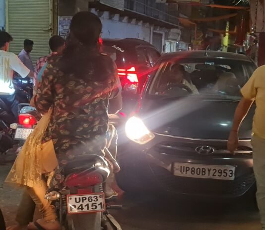 मिर्जापुर के पुरानी बजाजी–पक्के घाट रोड पर रोजाना जाम, लोगों में आक्रोश