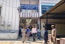 जिलाधिकारी व एसपी ने किशोर सम्प्रेक्षण गृह का औचक निरीक्षण किया