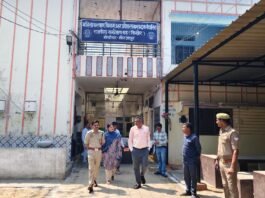 जिलाधिकारी व एसपी ने किशोर सम्प्रेक्षण गृह का औचक निरीक्षण किया