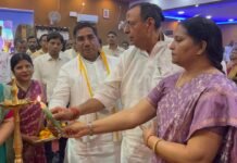 शिक्षामित्रों के बढ़े मानदेय पर भव्य सम्मान समारोह, प्रतीकात्मक चेक वितरित