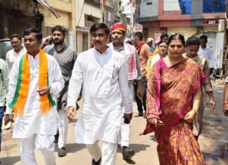 नपाध्यक्ष श्यामसुंदर केशरी ने अपने वार्ड से भाजपा सभासद को दिलाई जीत