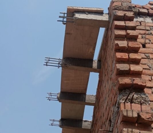 आईजीआरएस रिपोर्ट पर उठे सवाल, शिकायत के बावजूद शेखवा में जारी है अवैध निर्माण