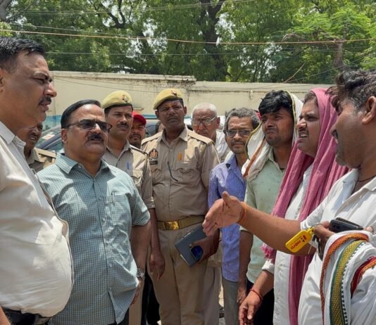 मिर्जापुर में आंधी/तूफान से क्षतिग्रस्त विद्युत आपूर्ति बहाल कार्य युद्ध स्तर पर