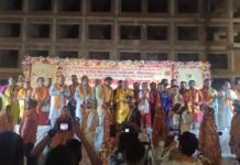 उत्तर प्रदेश वैश्य महासम्मेलन ने कराई आठ जोड़ों की सामूहिक शादी