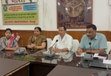 मिर्जापुर में डीएम ने रविवार शाम तक हर गांव में बिजली बहाल करने का दिया अल्टीमेटम