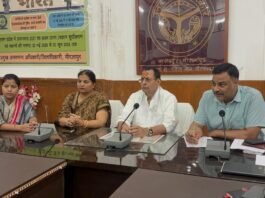 मिर्जापुर में डीएम ने रविवार शाम तक हर गांव में बिजली बहाल करने का दिया अल्टीमेटम