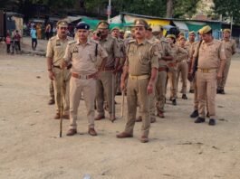 बकरीद को लेकर मीरजापुर पुलिस का फ्लैग मार्च, ड्रोन से रखी गई निगरानी